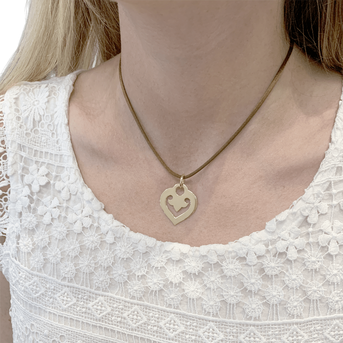 Pendentif OJ.PERRIN "Coeur Légendes" en or jaune - Castafiore