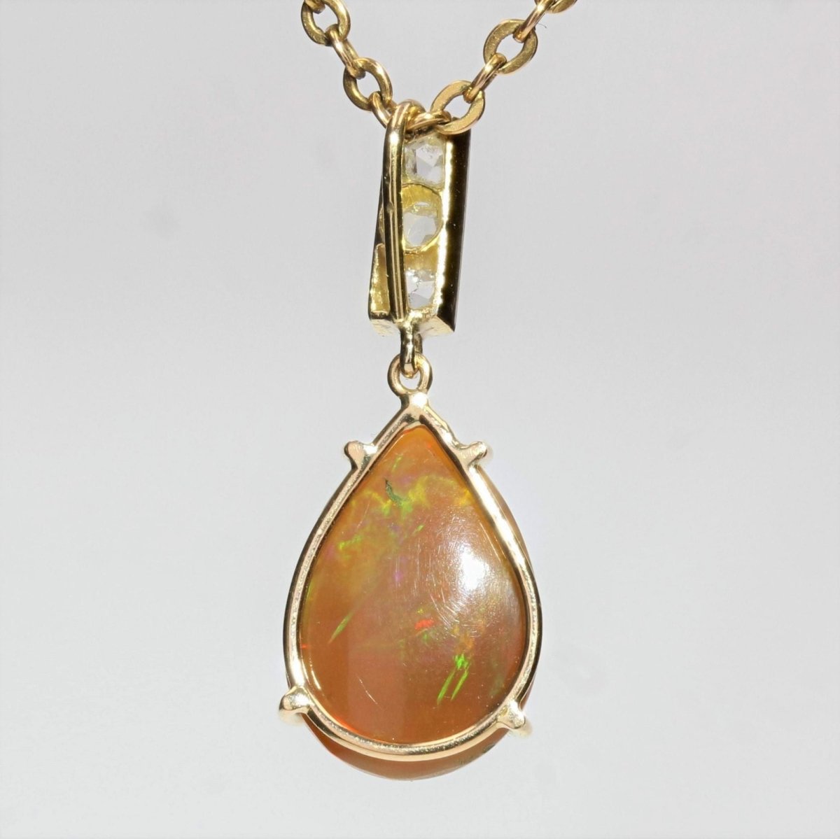 Pendentif opale et diamants - Castafiore