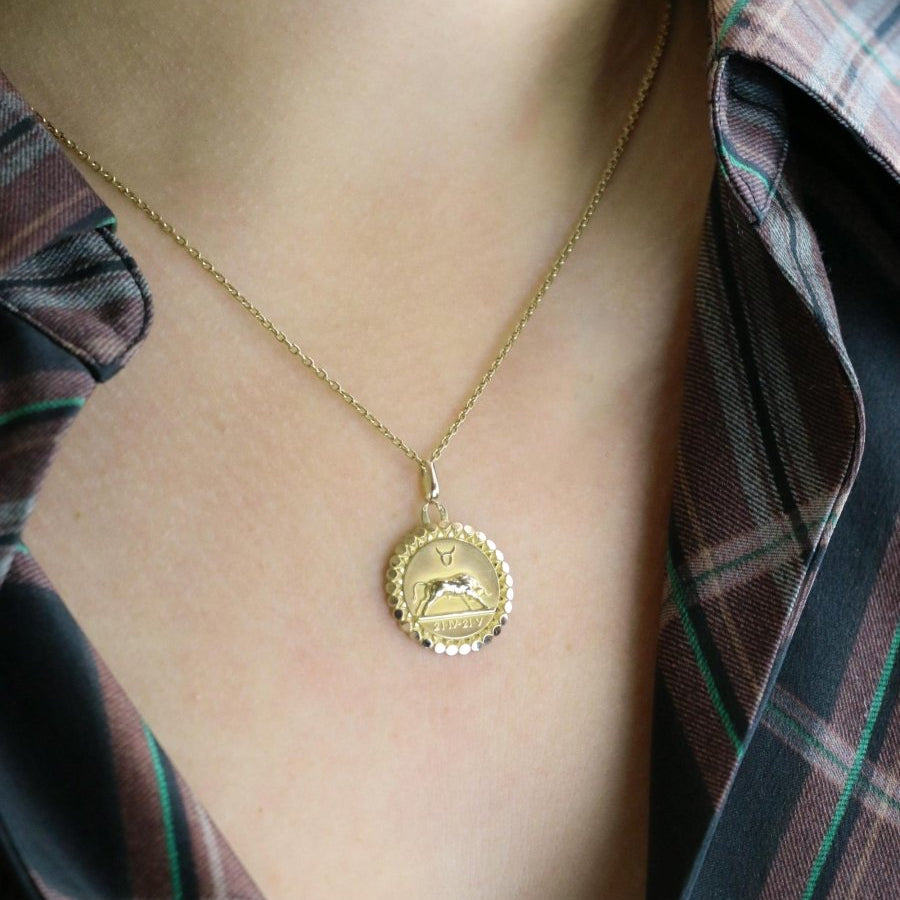 Pendentif PERROUD Signe du zodiaque en or jaune - Castafiore