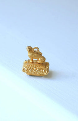Pendentif, sceau Ancien, lion en or et aigue marine - Castafiore