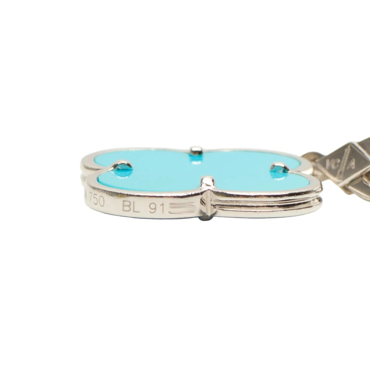 Pendentif VAN CLEEF & ARPELS "Magic Alhambra" en or blanc et turquoise - Castafiore