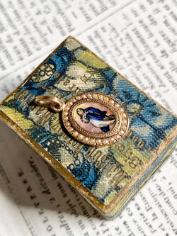 Pendentif Vierge Marie ancien en or jaune 18K émaillé - Castafiore