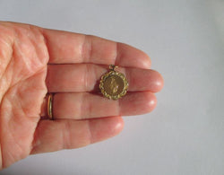 Pendentif Vierge Miraculeuse en or jaune et or vert - Castafiore