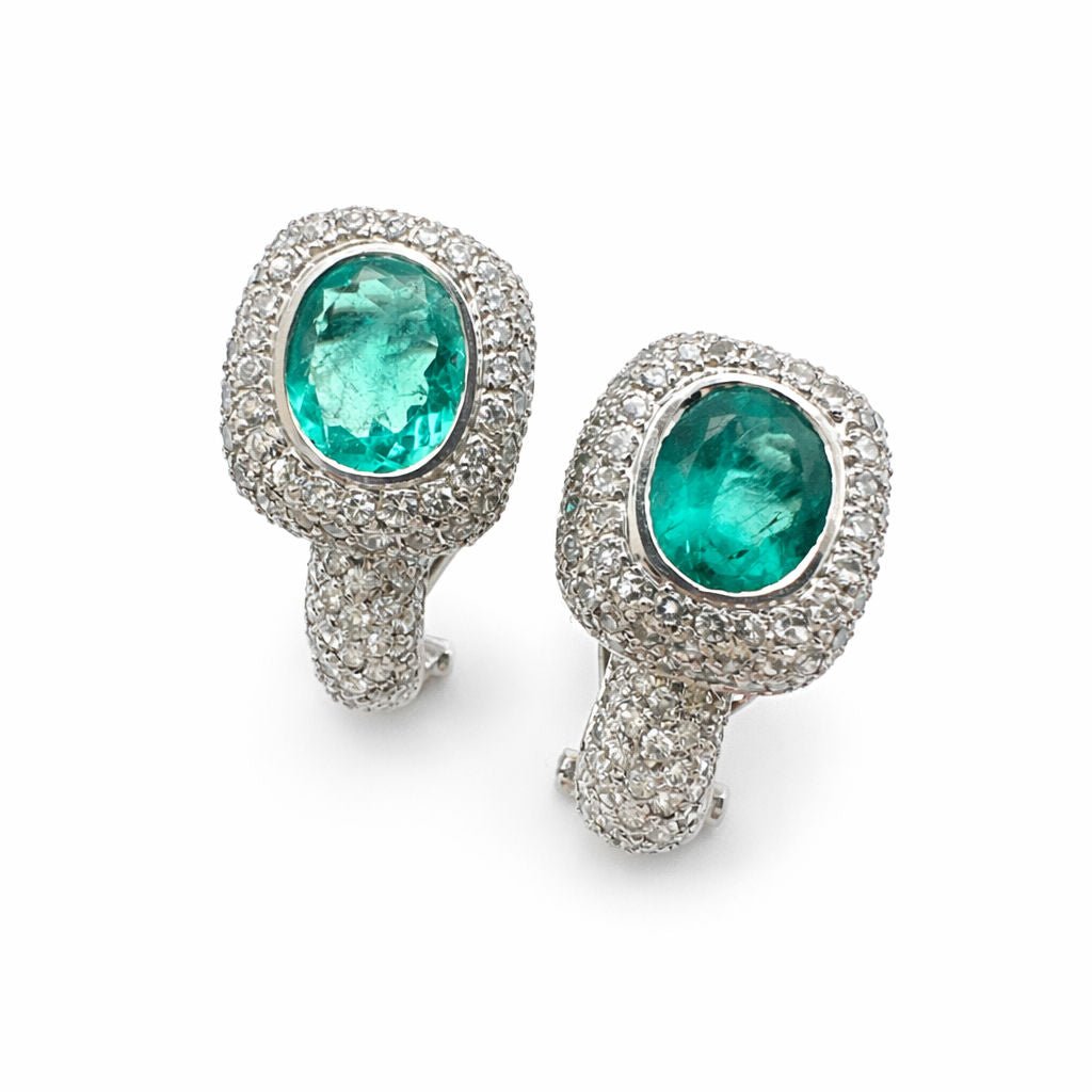 PENDIENTES EN ORO BLANCO CON ESMERALDAS OVALES Y DIAMANTES - Castafiore