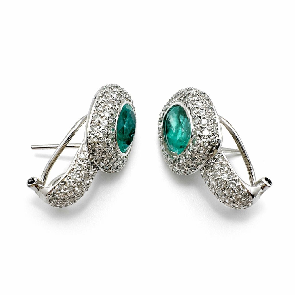 PENDIENTES EN ORO BLANCO CON ESMERALDAS OVALES Y DIAMANTES - Castafiore