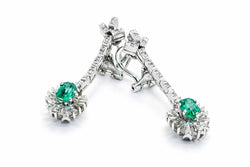 PENDIENTES LARGOS DE ORO CON ESMERALDAS Y DIAMANTES - Castafiore