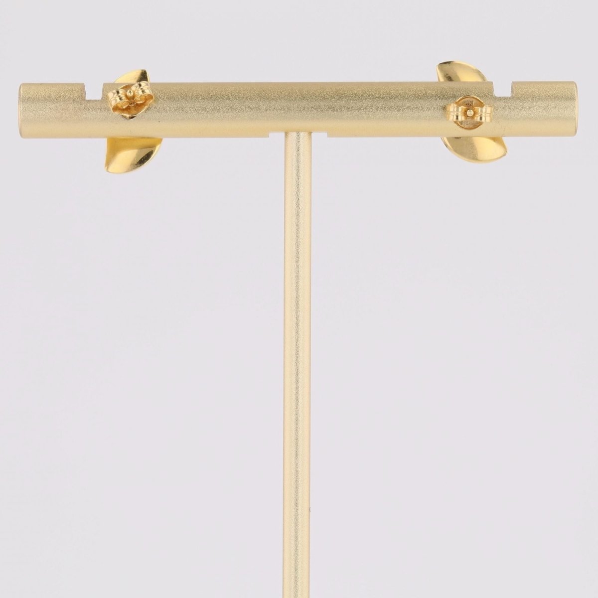 Ear chips yellow gold curved comma