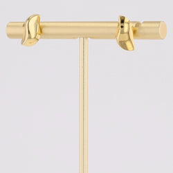 Ear chips yellow gold curved comma