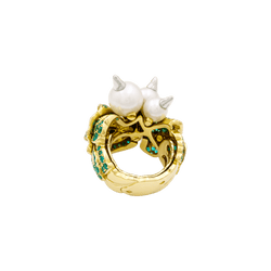 Bague Dior, “Jardins de Milly-la-Forêt”, "Navets", émeraudes, tsavorites, diamants, perles.