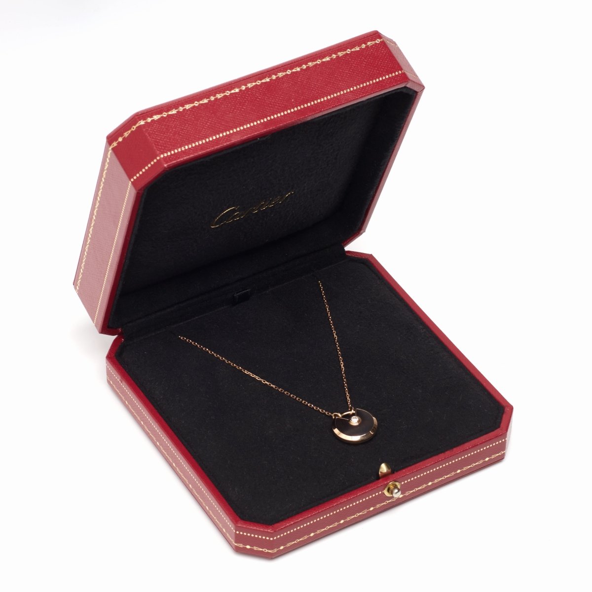 Sautoir Cartier Amulette PM en or rose et bois d'amourette - Castafiore