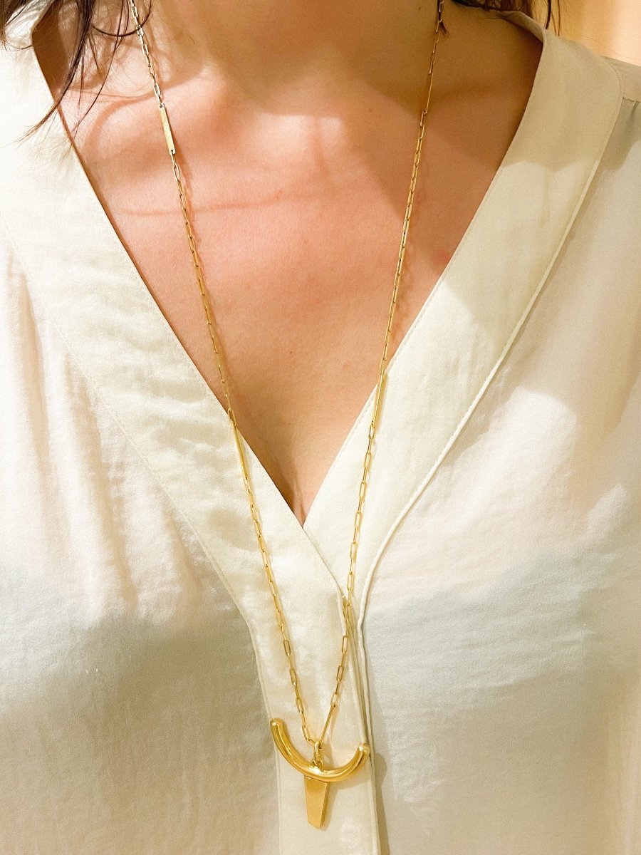 Sautoir en or jaune orné pendentif représentant une tête de taureau - Castafiore