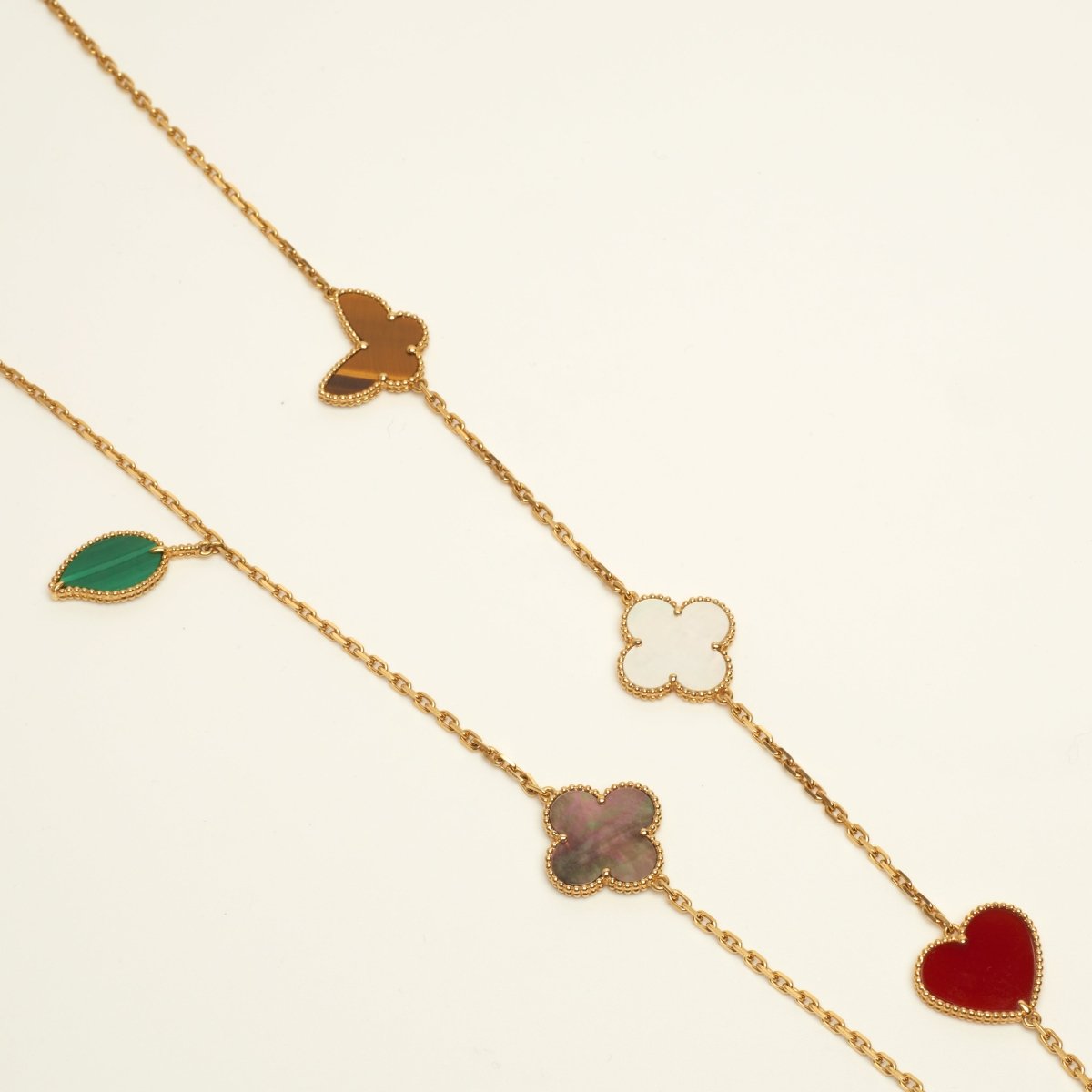 Sautoir Van Cleef & Arpels Lucky Alhambra 12 motifs en or jaune VCARD80100 - Castafiore