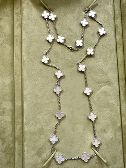 Sautoir Van Cleef et Arpels Alhambra or blanc 750 et nacre - Castafiore