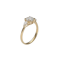 Solitaire Diamant – Or Jaune 18k – Diamant Central 1,17 ct D-VVS2 – Entourage 0,31 ct G-VS – Taille 53,5