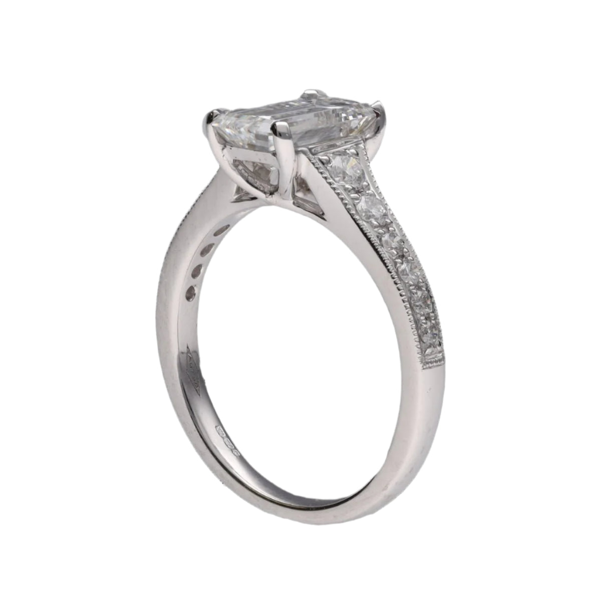 Solitaire diamant taille émeraude de 1,51Cts F - VVS2 (HRD) en or gris 18 Cts. Taille 52 - Castafiore