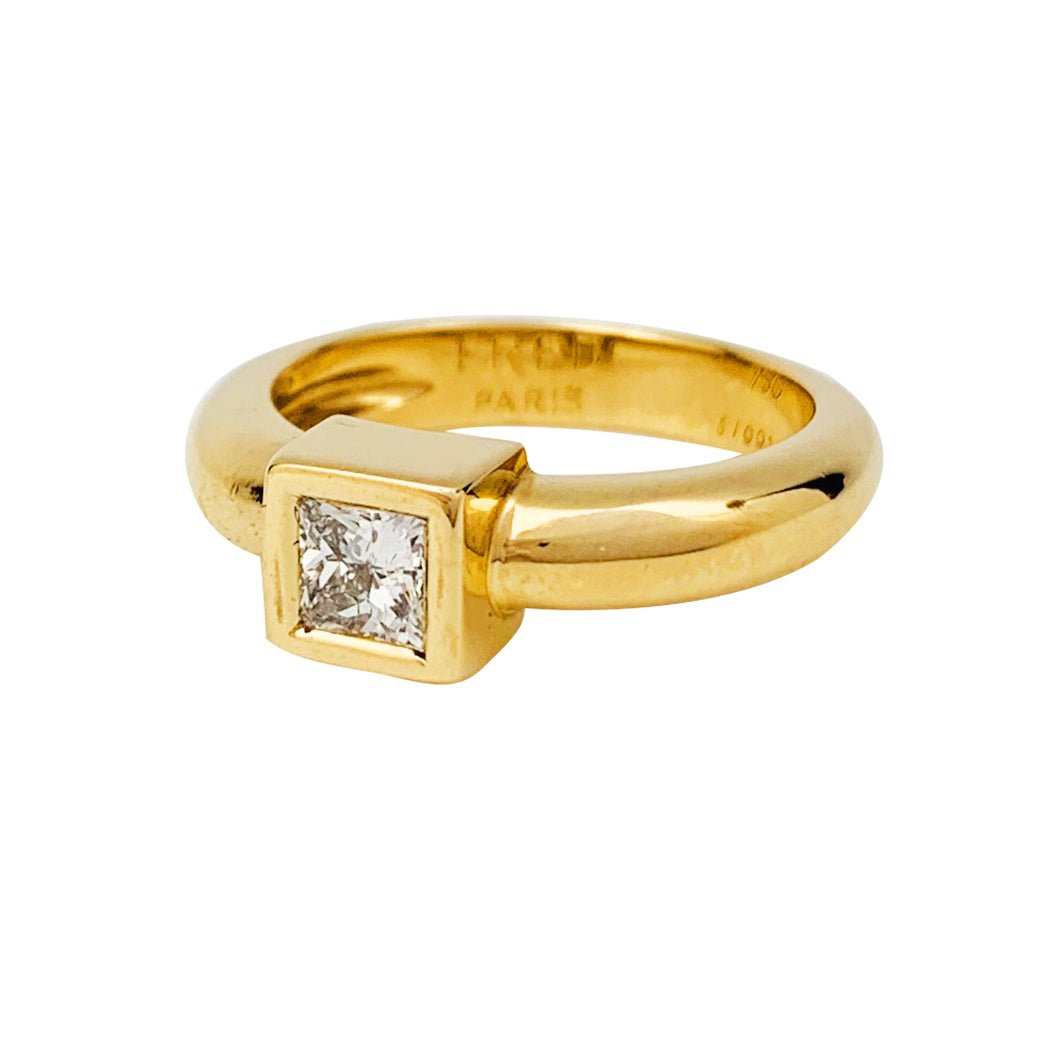 Solitaire Fred Paris diamant princesse, or jaune. - Castafiore