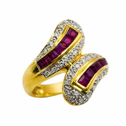 SORTIJA DE ORO AMARILLO 750 CON BRILLANTES Y RUBÍES. - Castafiore