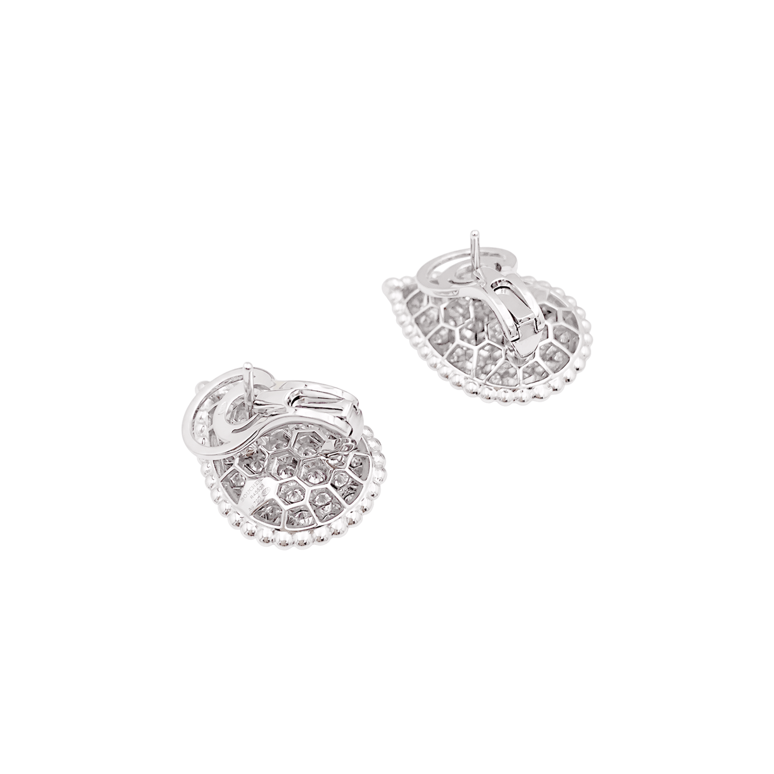 Boucles d'oreilles Boucheron "Serpent Bohème motif L", or blanc, diamants.