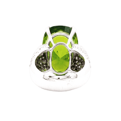 Bague Adler, or blanc, péridot et diamants.