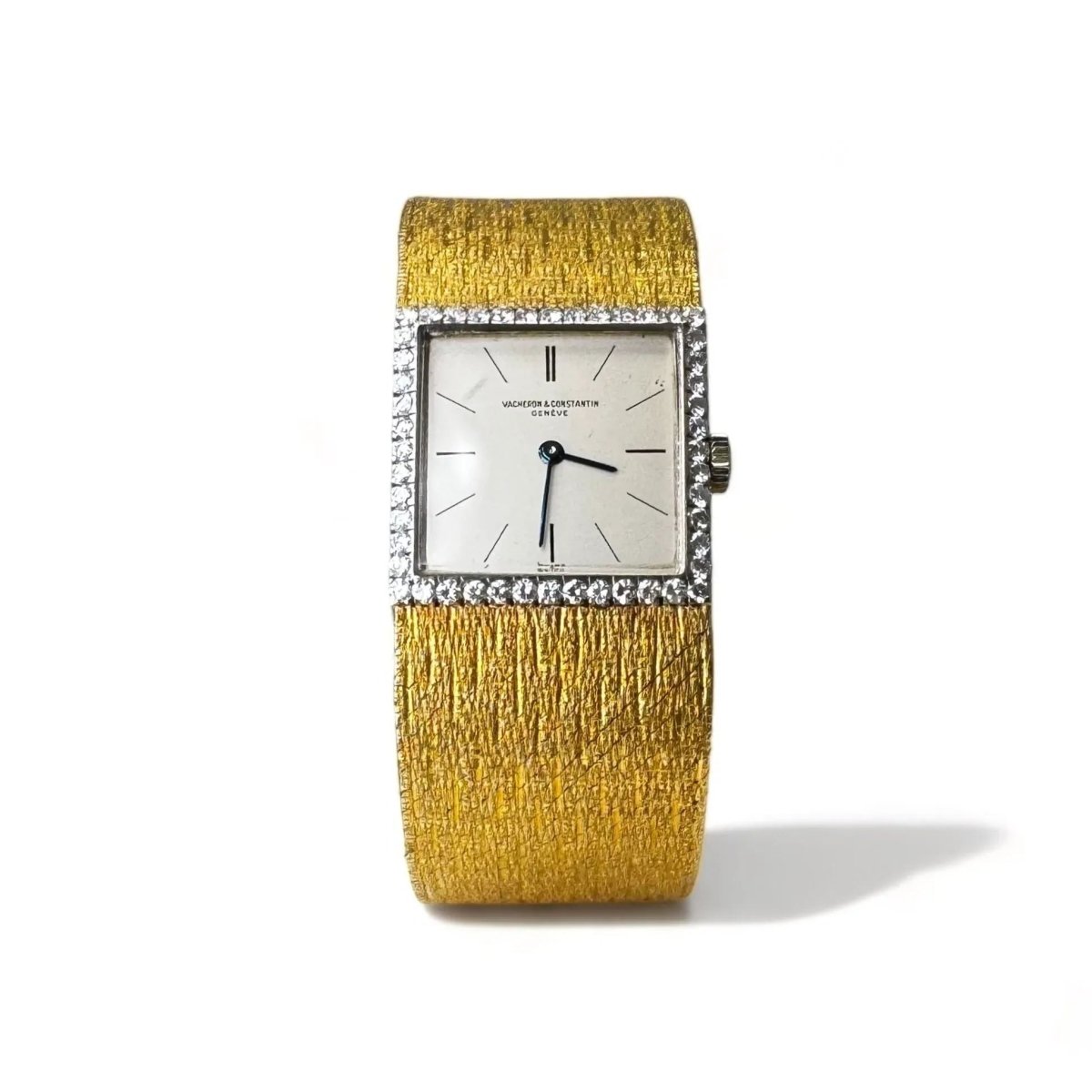 Vacheron Cosnstantin Montre bracelet de dame en or jaune pavée de diamants. - Castafiore