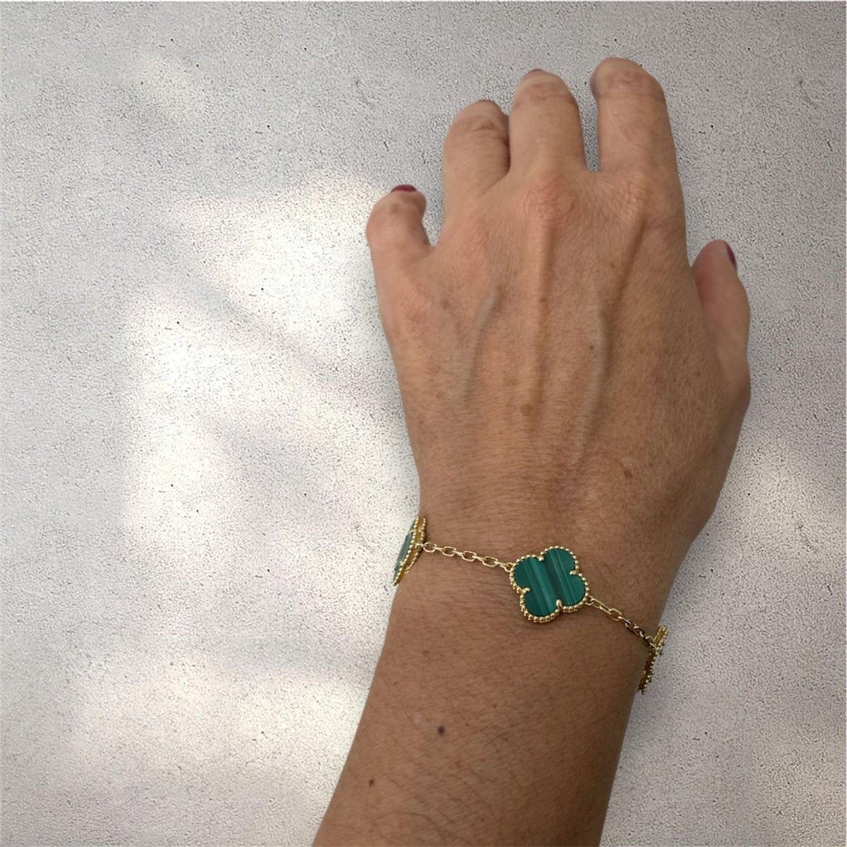 Van Cleef & Arpels Alhambra Green Malachite Gold Bracelet - Castafiore