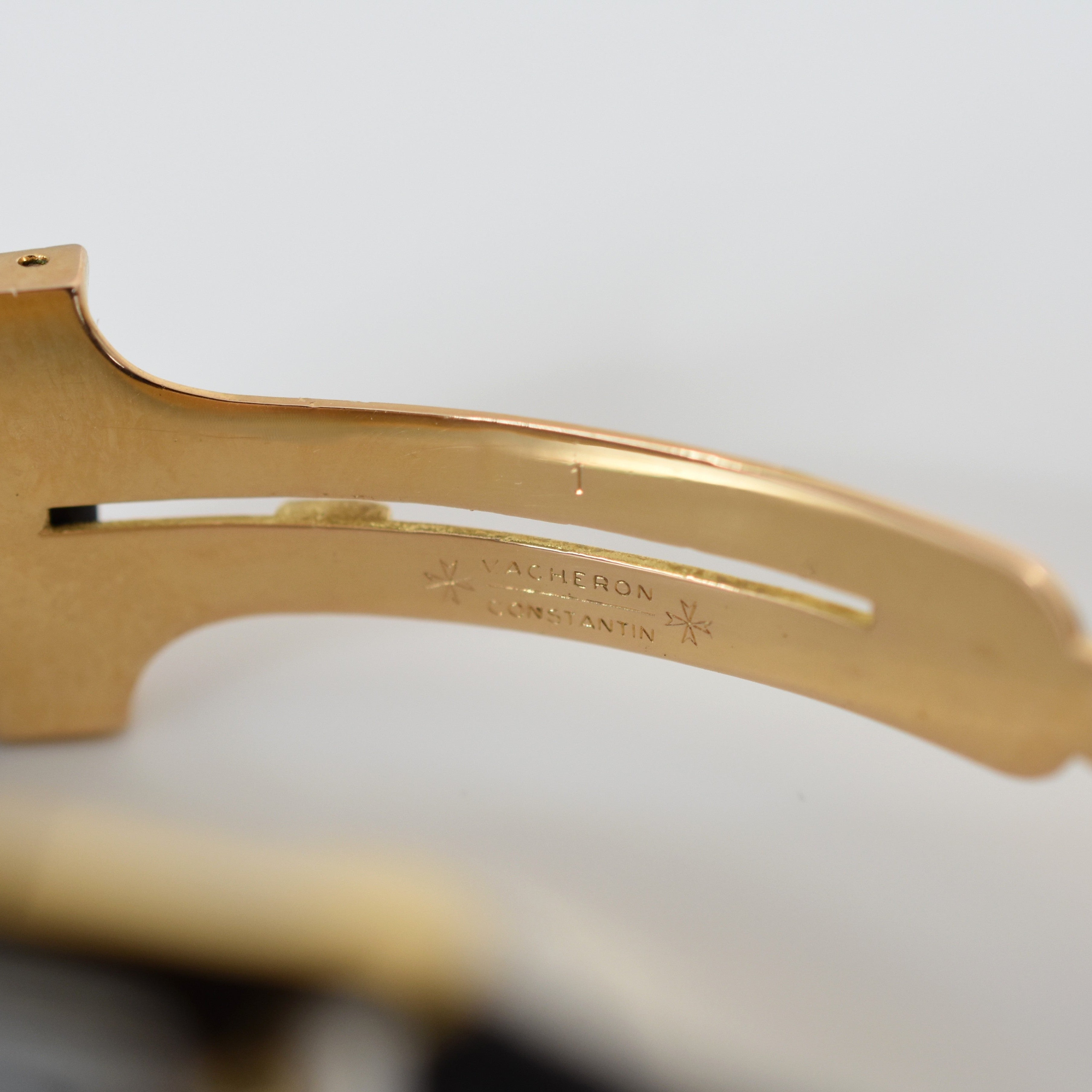 Van Cleef& Arpels avec Baume&Mercier, double signature, or jaune 18 carats, vers 1970 - Castafiore