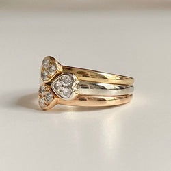 VAN CLEEF & ARPELS Bague trois cœurs en or trois couleurs 18k - Castafiore