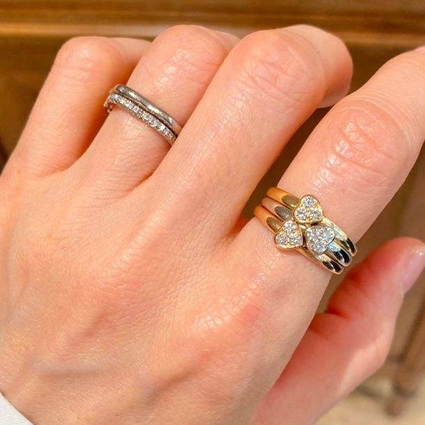 VAN CLEEF & ARPELS Bague trois cœurs en or trois couleurs 18k - Castafiore