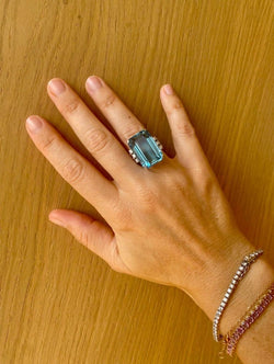 Vintage 25 Carat Santa Maria Aquamarine Diamond Gold Ring - Castafiore