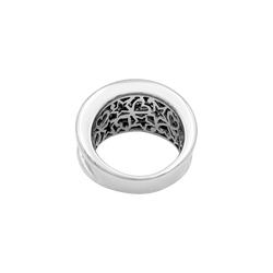 Bague godrons or blanc et diamants.