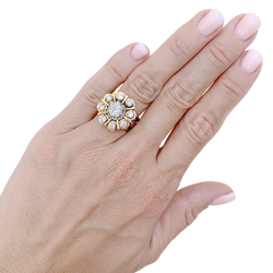 Bague « Marguerite », deux ors, diamants taille ancienne.
