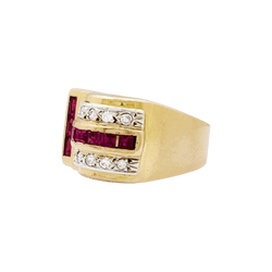 Bague "Tank" en or jaune, rubis synthétiques et diamants.