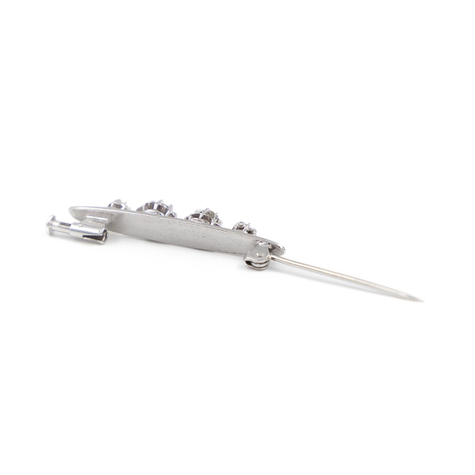 Art Deco brooch in white gold and diamonds