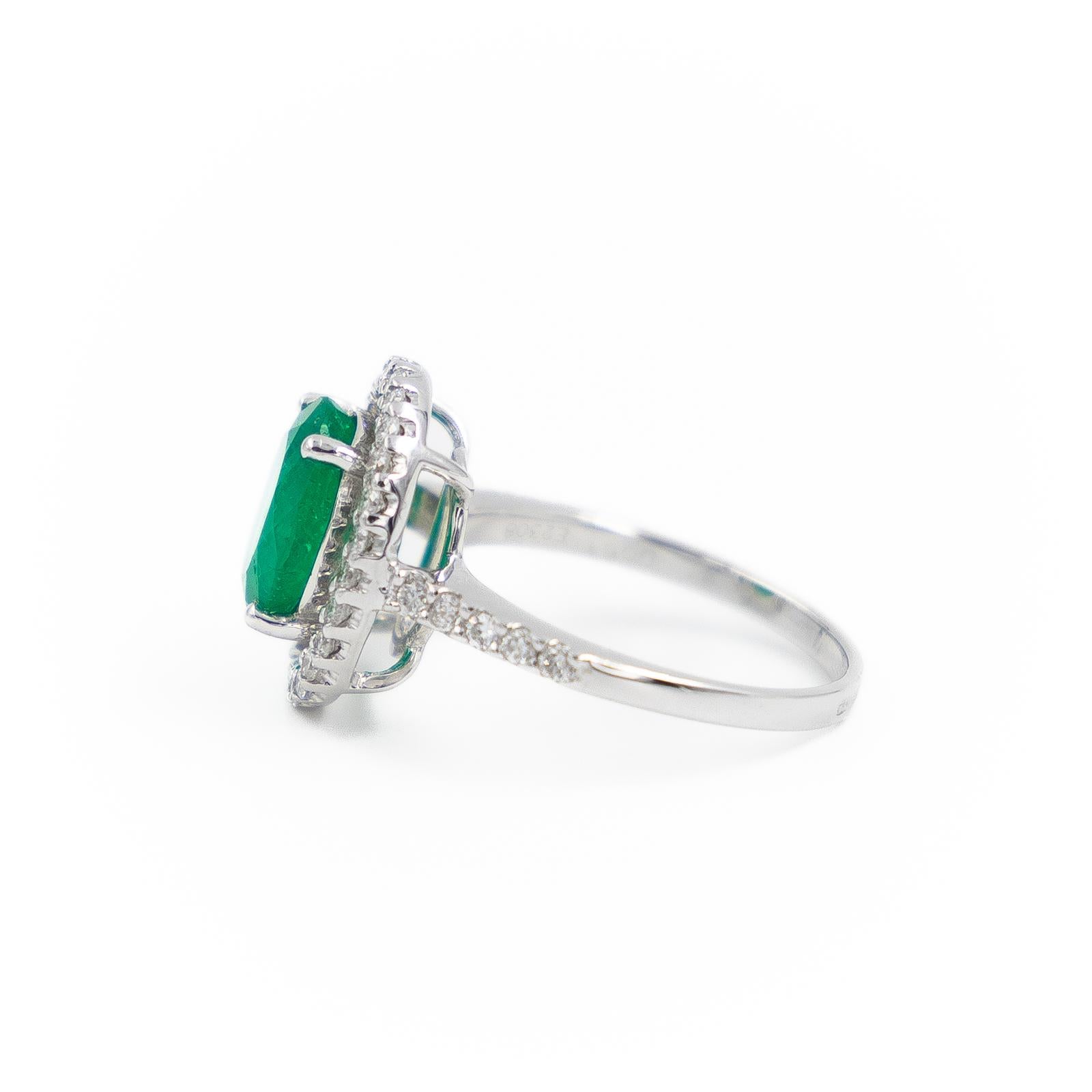 Pompadour ring White gold Emerald