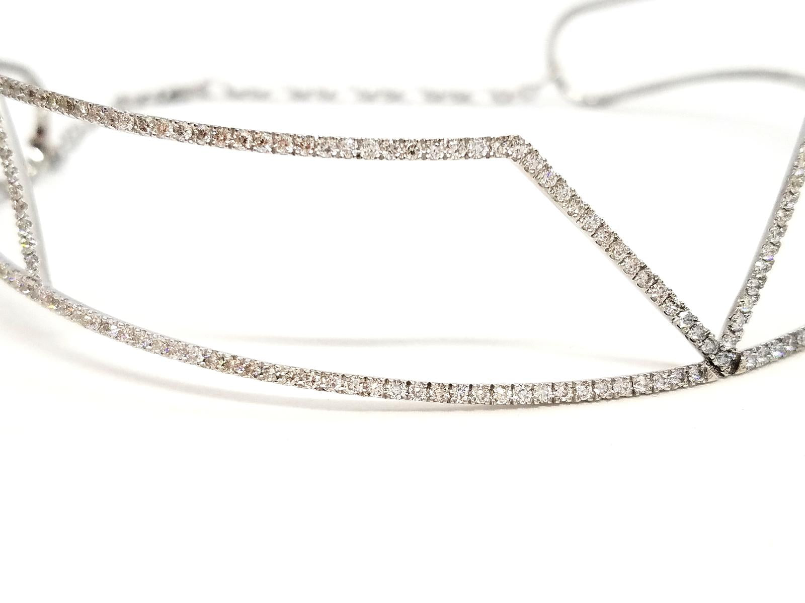 Graphic choker necklace in white gold and diamonds