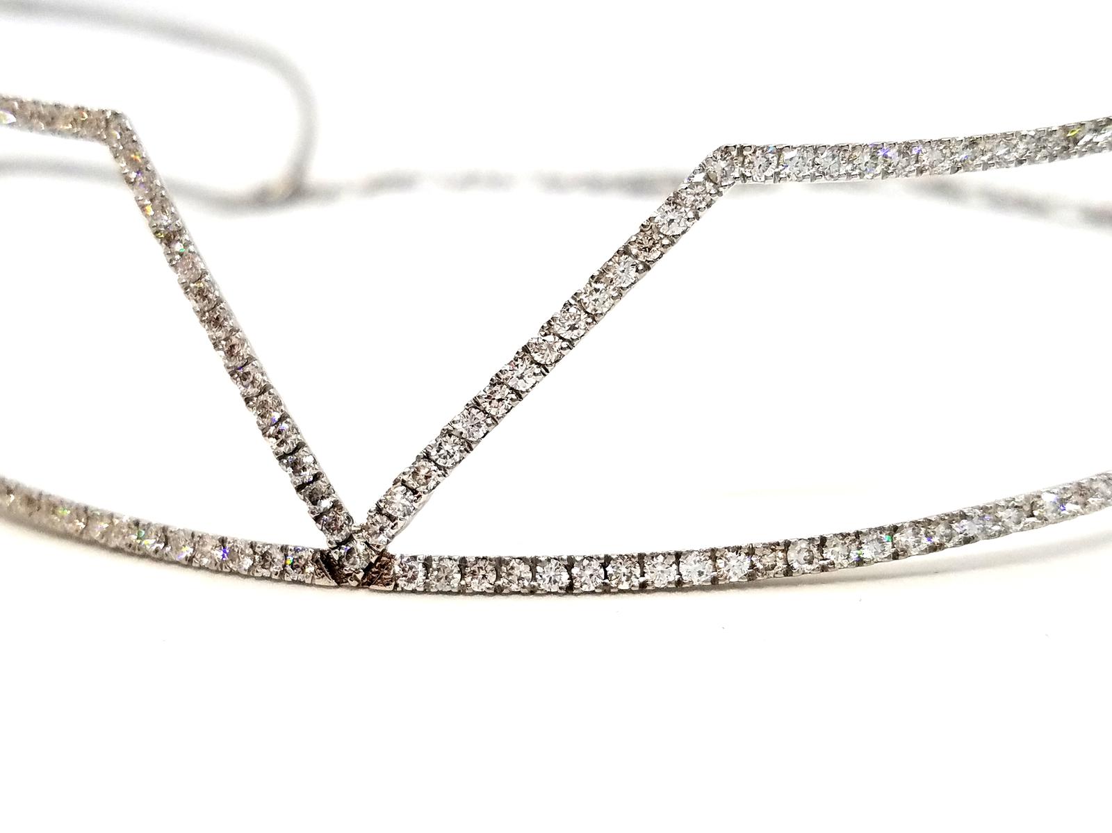 Graphic choker necklace in white gold and diamonds