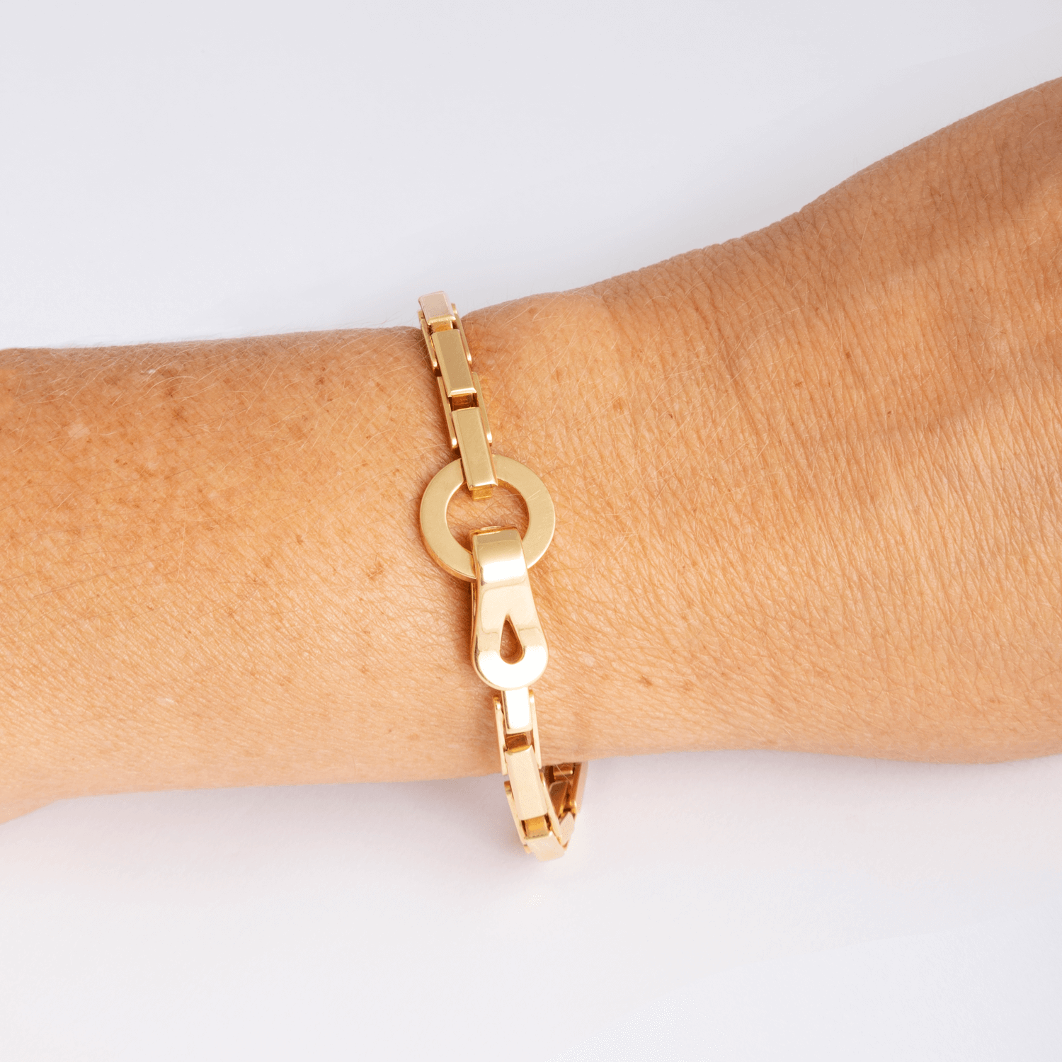 Bracelet CARTIER, modèle "Agrafe" en or jaune