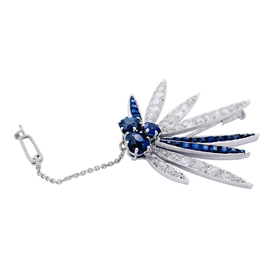Broche en platine sertie de diamants et de saphirs, Vers 1925
