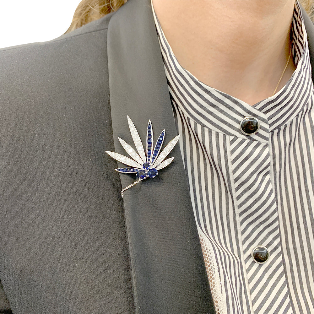 Broche en platine sertie de diamants et de saphirs, Vers 1925