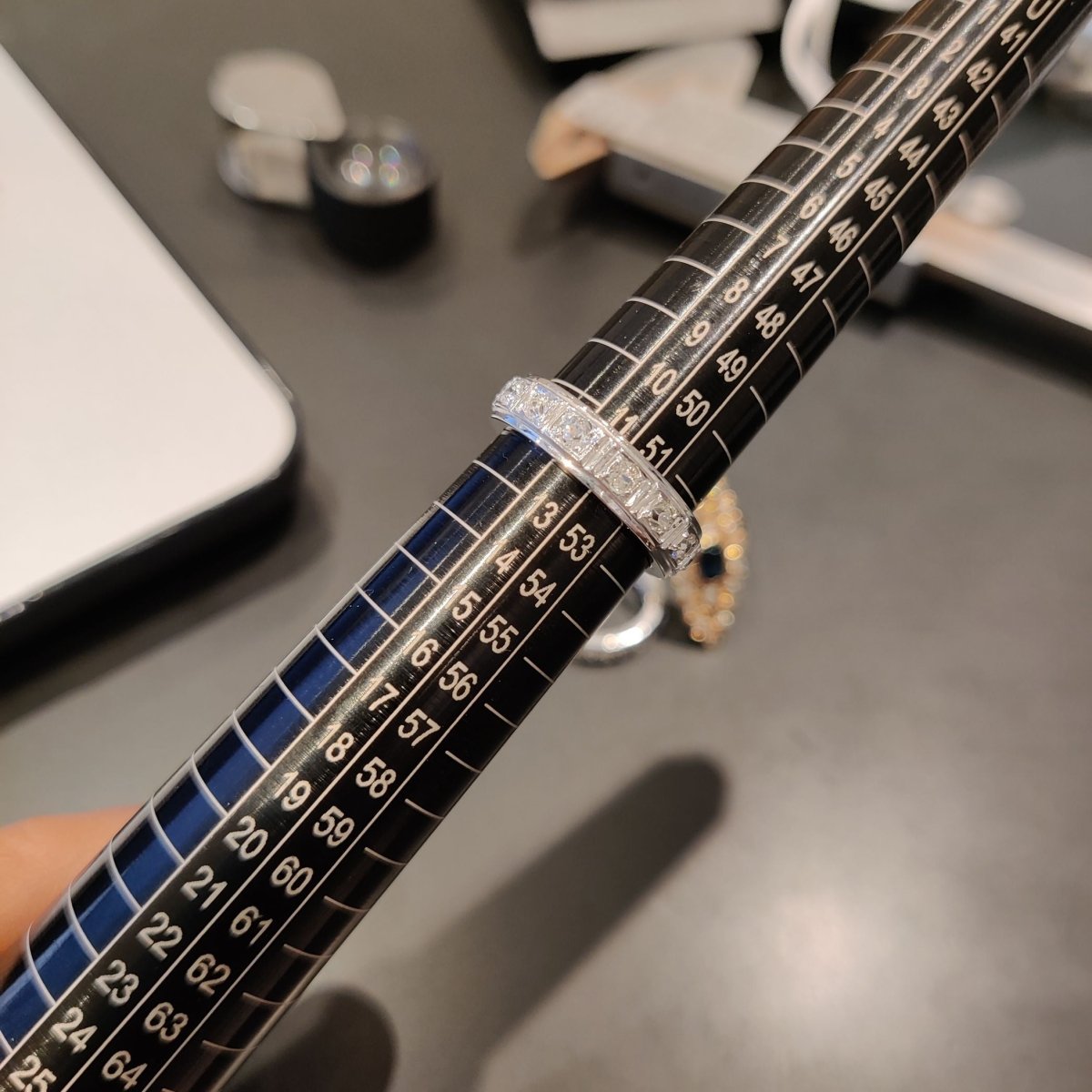 Alliance américaine en or blanc et diamants - Castafiore