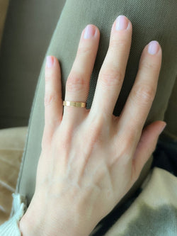 Alliance de la maison Cartier modèle Love or jaune - Castafiore