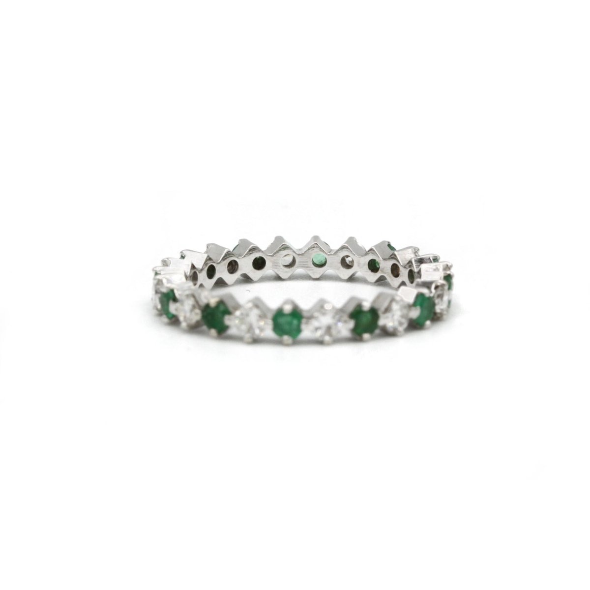 Alliance en or blanc, émeraudes et diamants - Castafiore