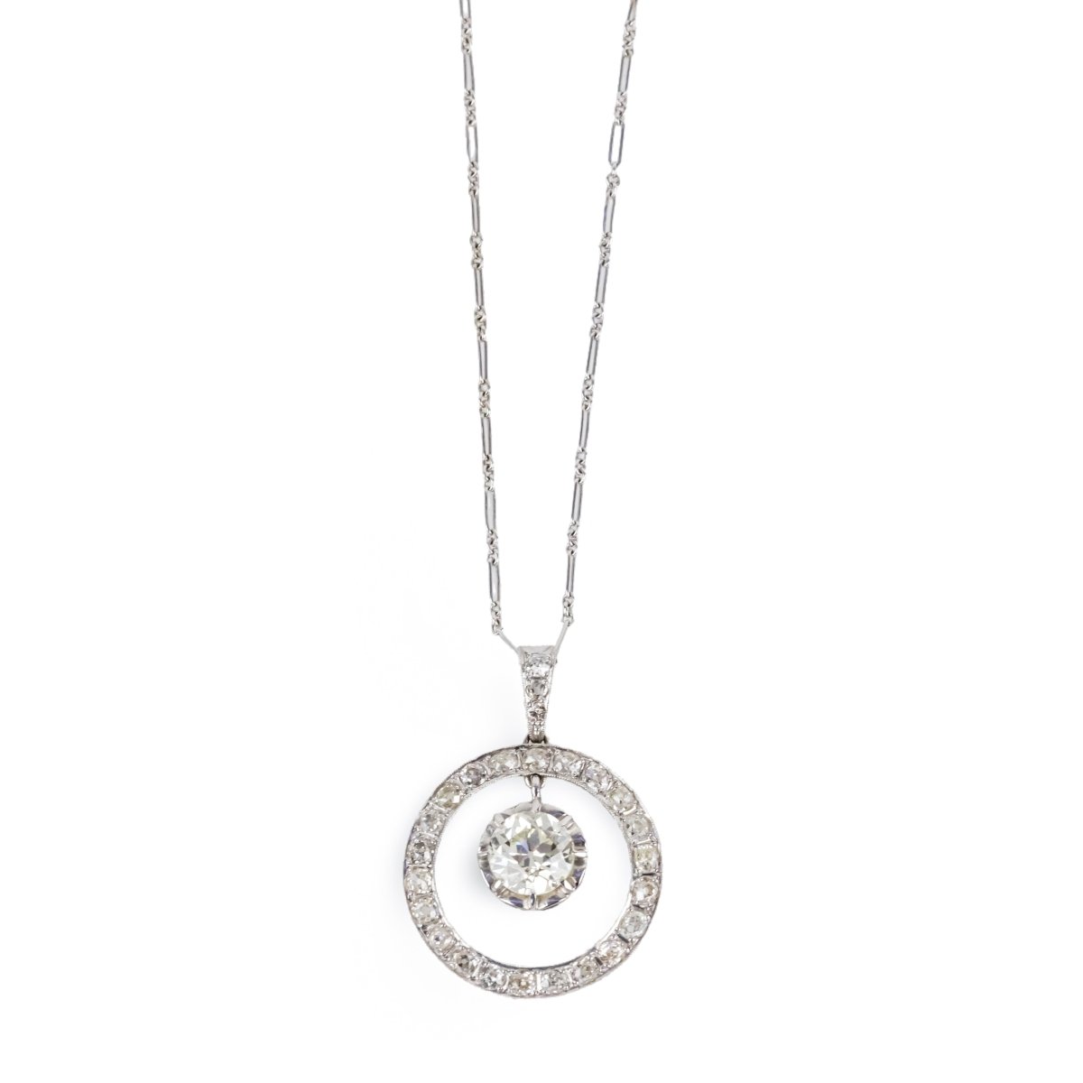 AVANT-PREMIÈRE - Collier Pendentif en or blanc, platine et diamants - Castafiore