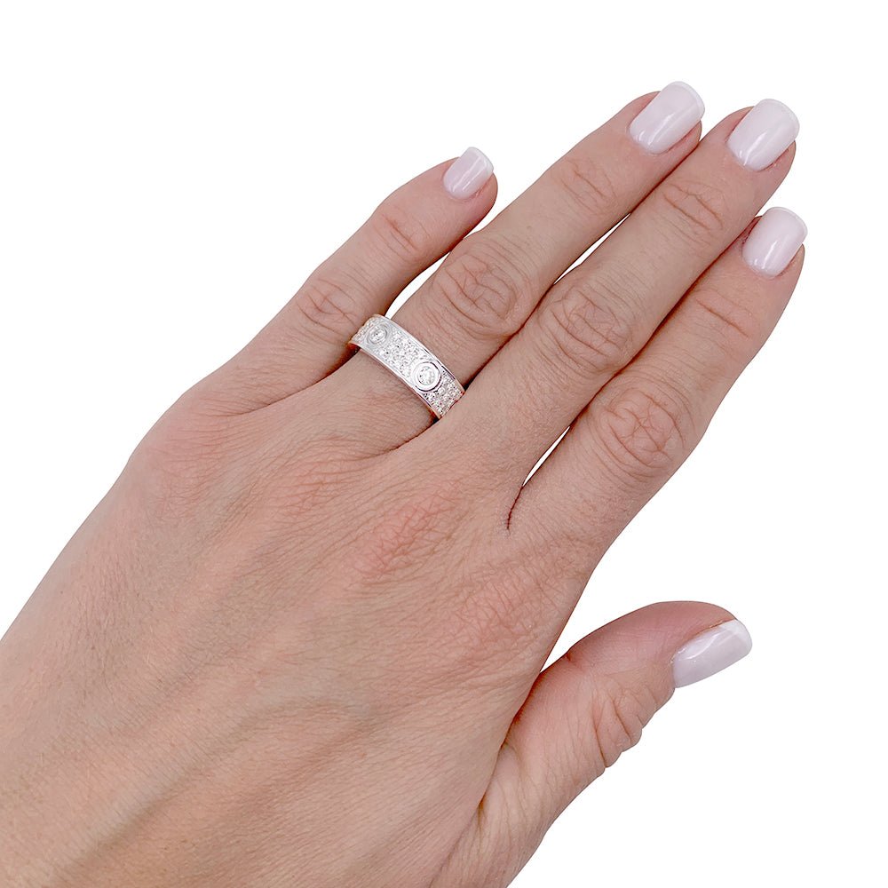 Bague Alliance CARTIER Love en or blanc et diamants