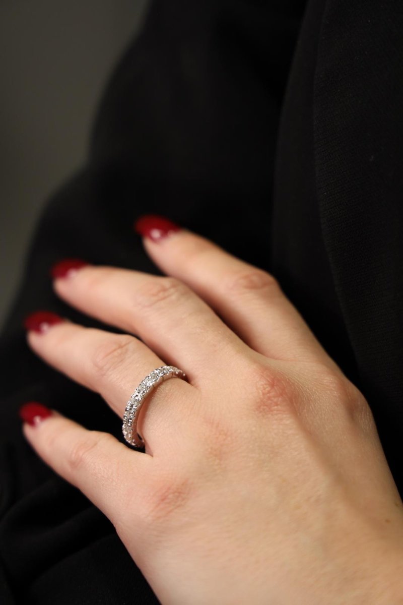 Bague Alliance en or blanc et diamants - Castafiore