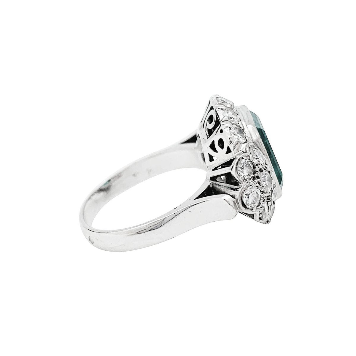 Bague Art Déco en platine, émeraude et diamants - Castafiore