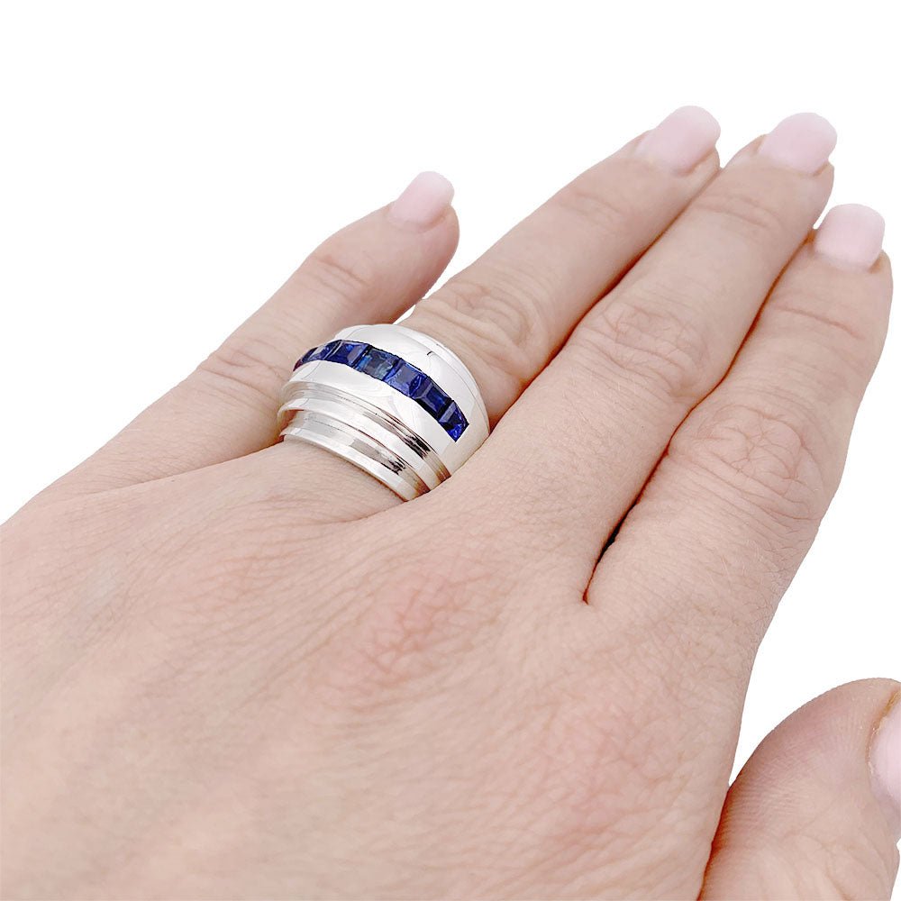 Bague Art déco, platine, saphirs calibrés. - Castafiore