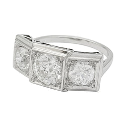 Bague art déco "trilogie" sertie de diamants sur platine - Castafiore
