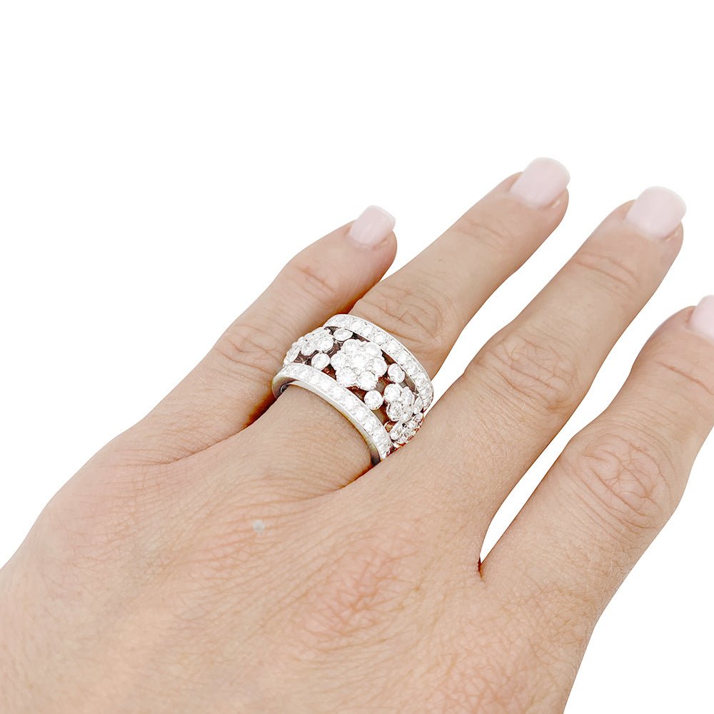Bague bandeau platine et diamants. - Castafiore