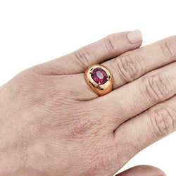 Bague bombée en or rose, rubis ovale pesant 2.53 carats - Castafiore